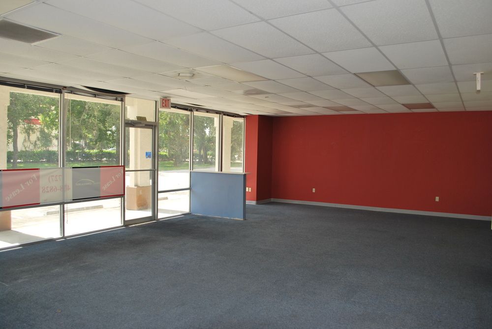 Tower Oaks End Cap: 8927 S.R. 52, Hudson, FL 34667